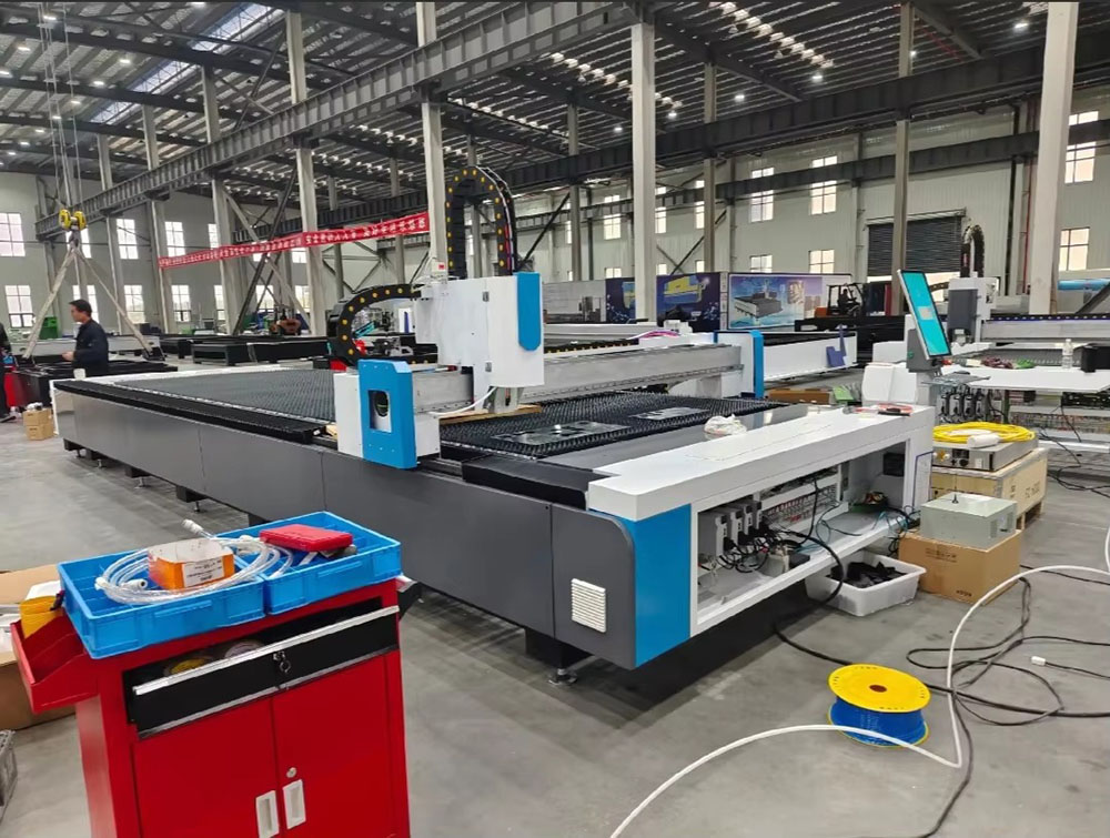 Industrial 3000W CNC Fiber Las - Industrial Laser Cutter For Metal 评论和价格